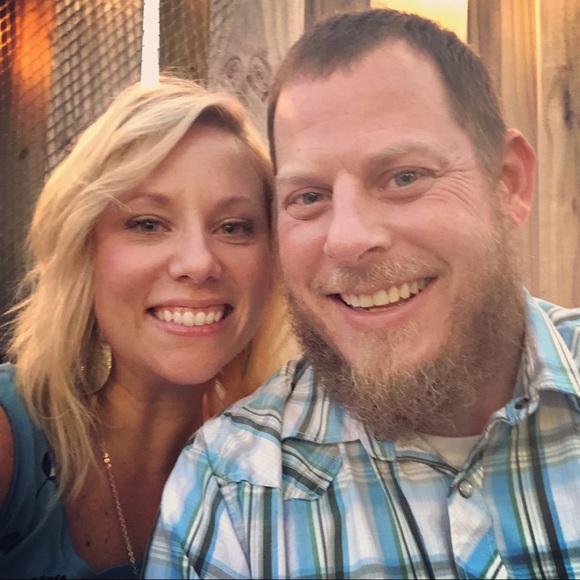 Meet your Posher, Stephanie - Picture 2 of 3